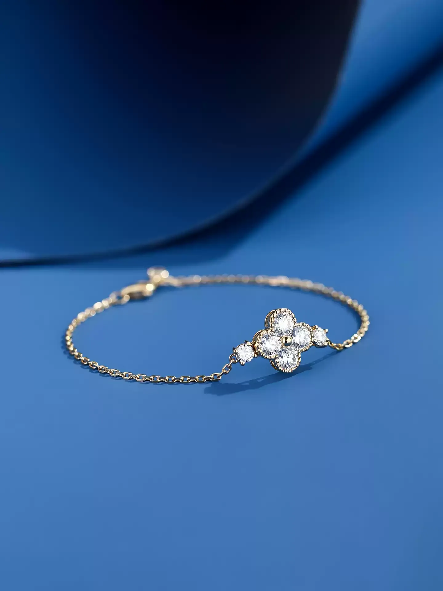 Kingdom Bracelet Clover Pavé - View 3