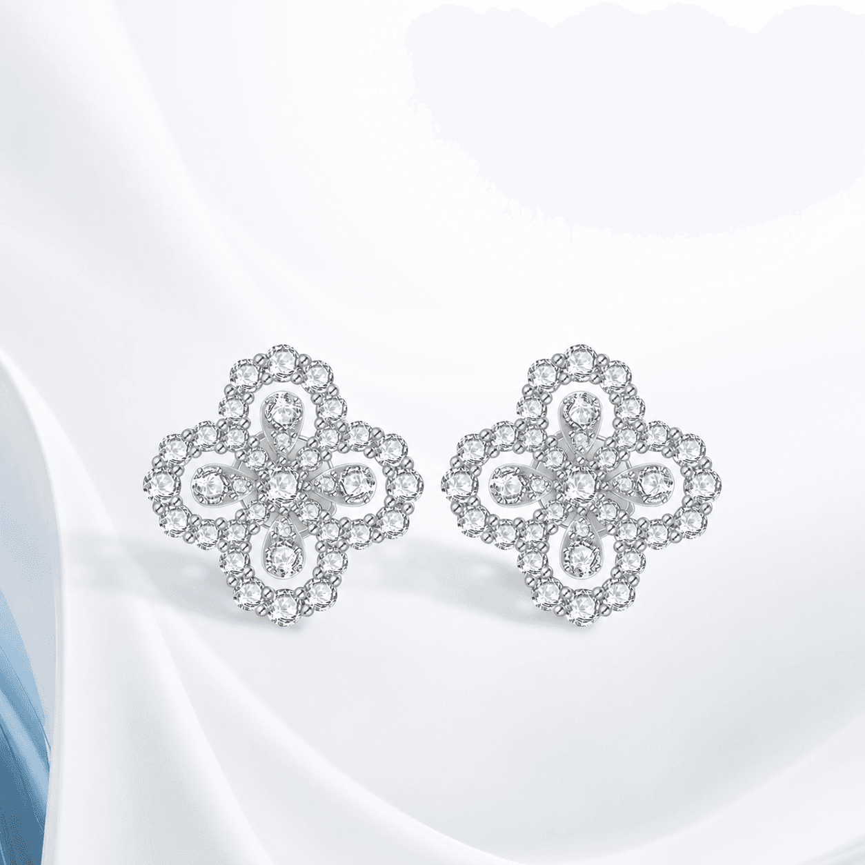 Kingdom Earrings Clover Loop