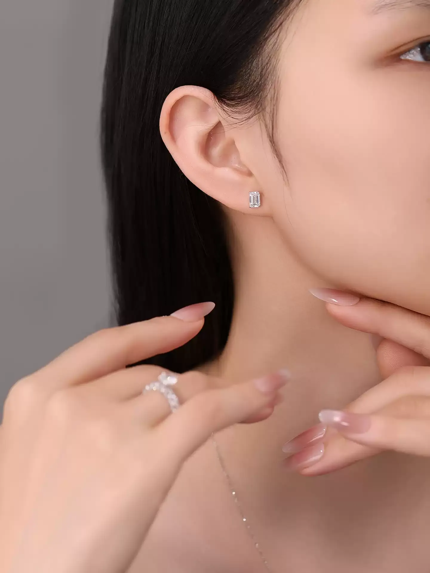 Kingdom Earrings Solitaire - View 5