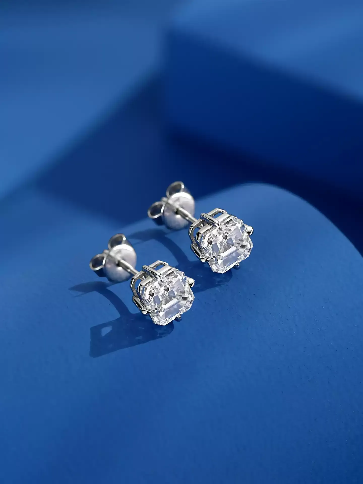 Kingdom Earrings Asscher Cut - View 3
