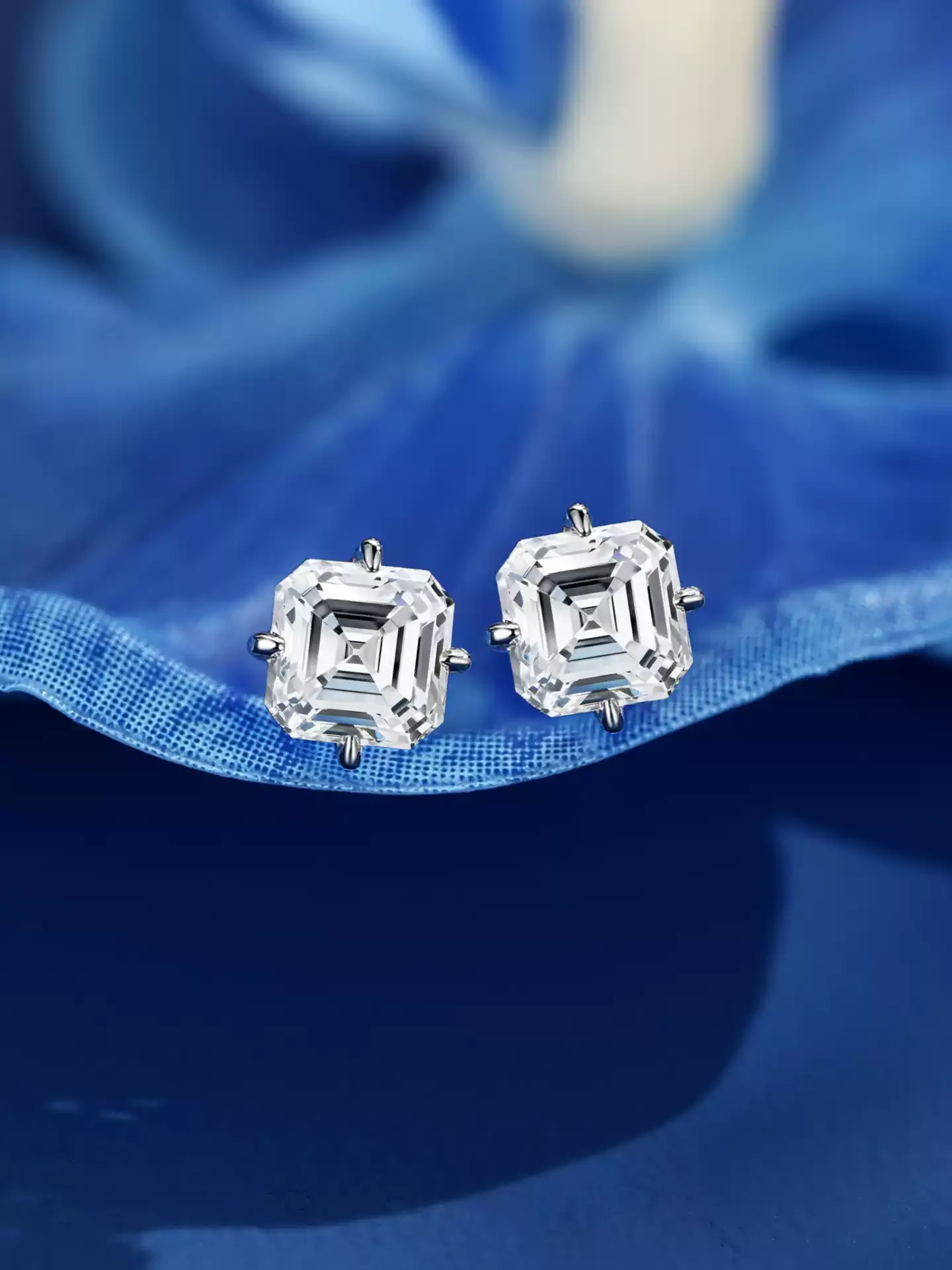 Kingdom Earrings Asscher Cut - View 5