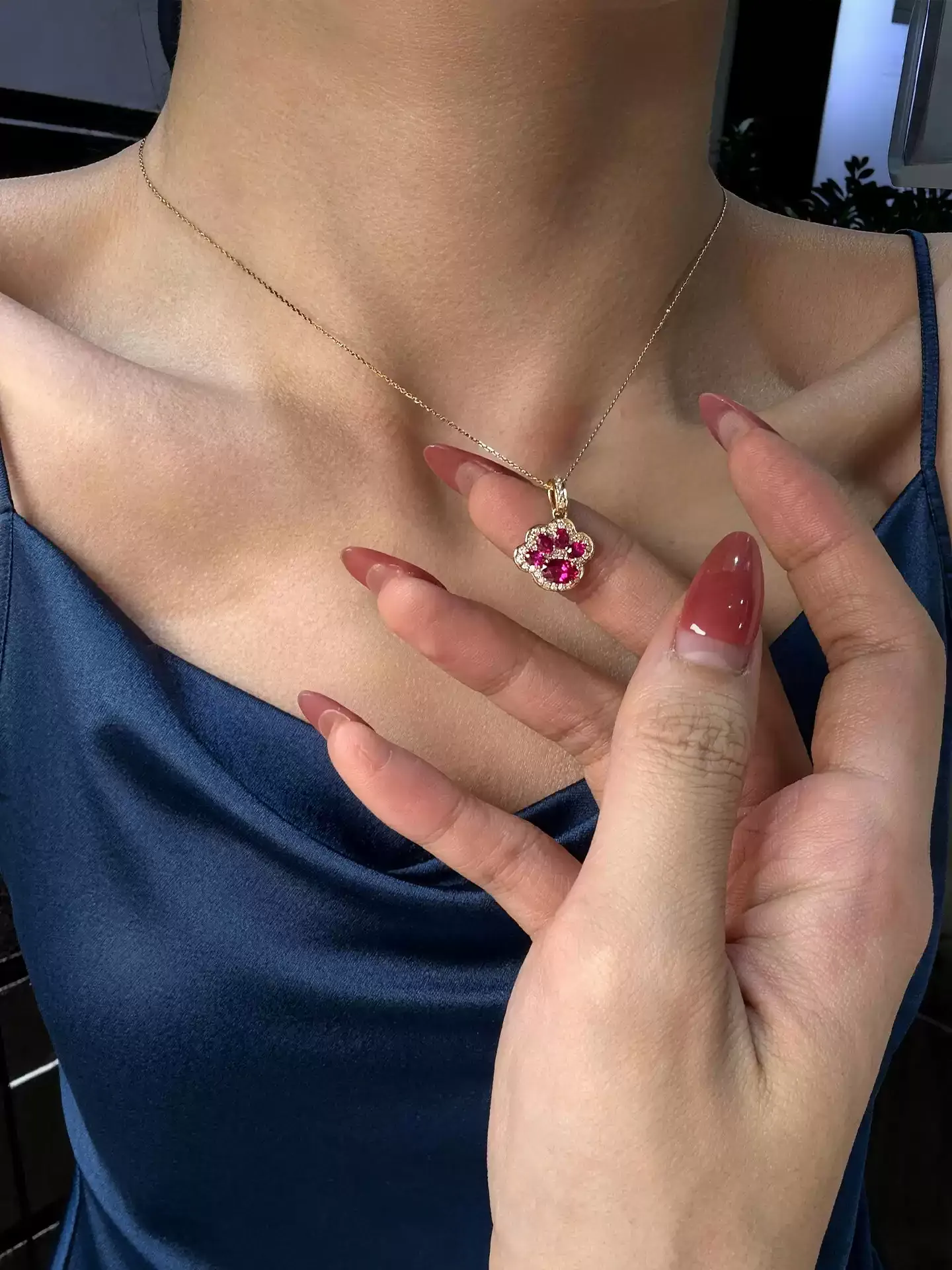 Kingdom Necklace Cat Paw - View 4