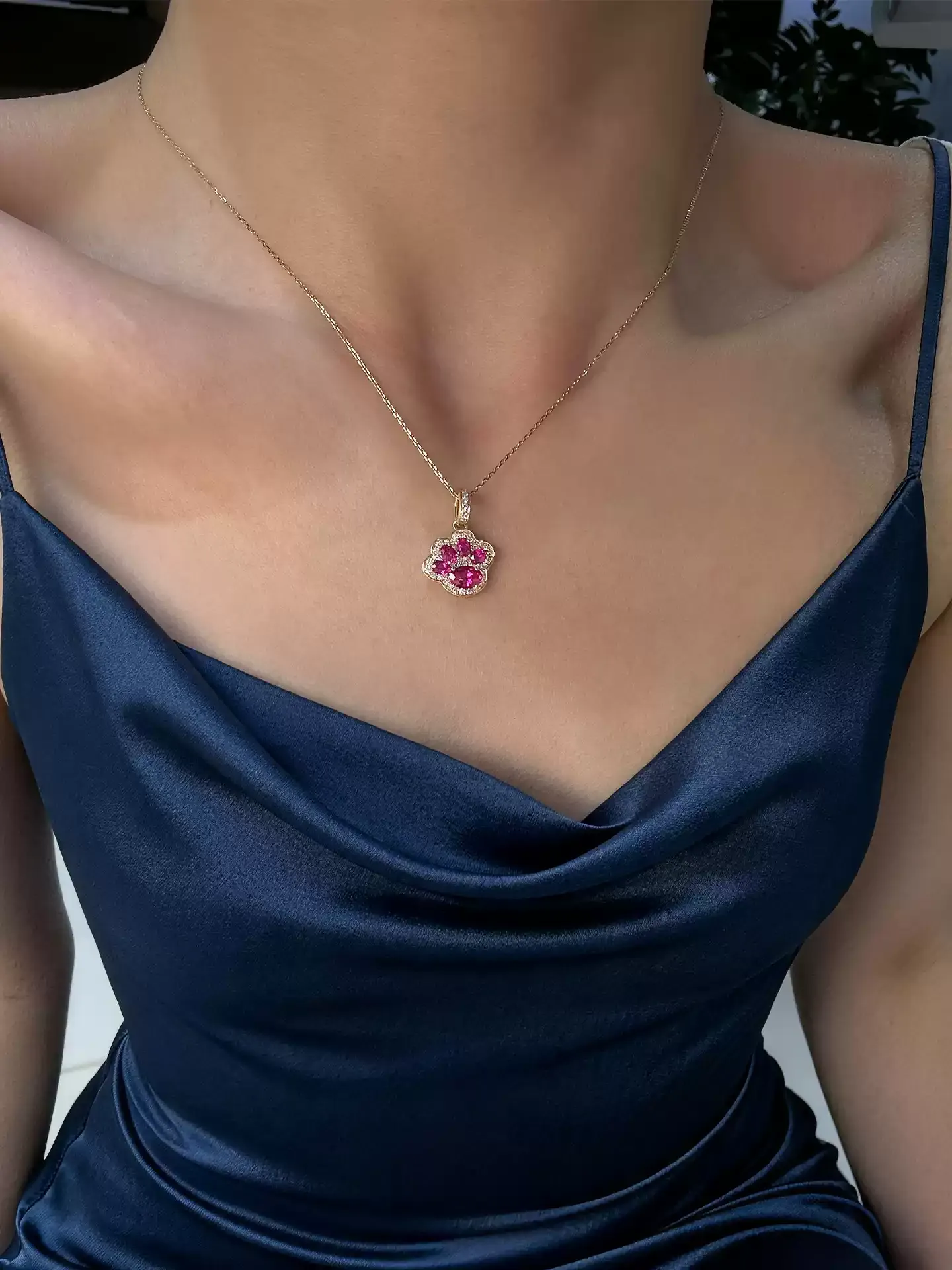 Kingdom Necklace Cat Paw - View 5