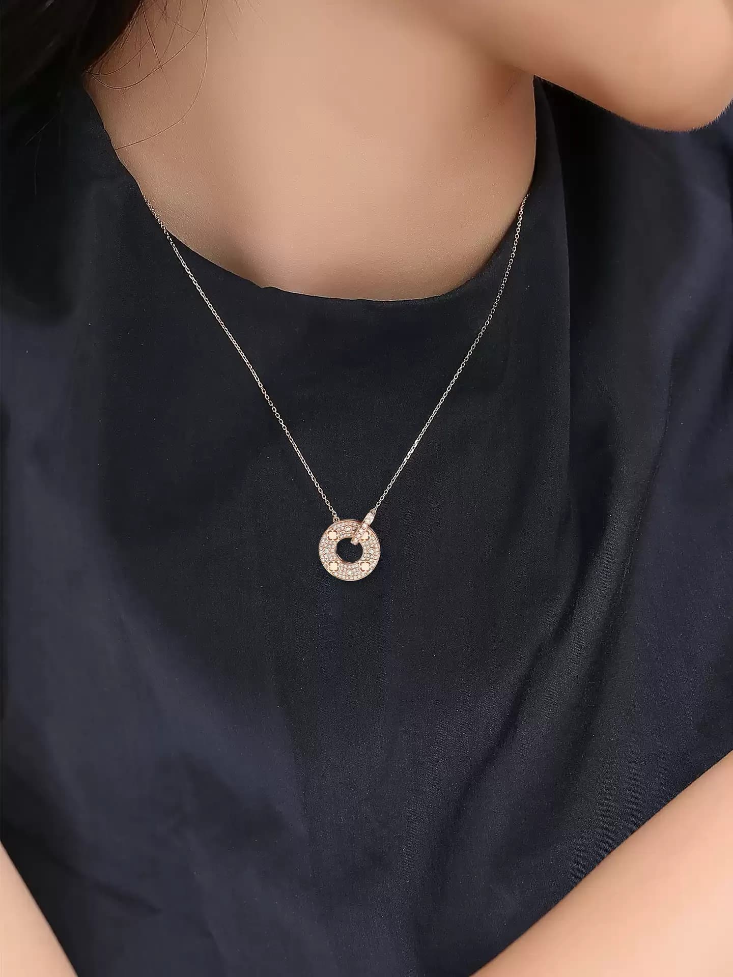 Kingdom Necklace Clover Reversible - View 4