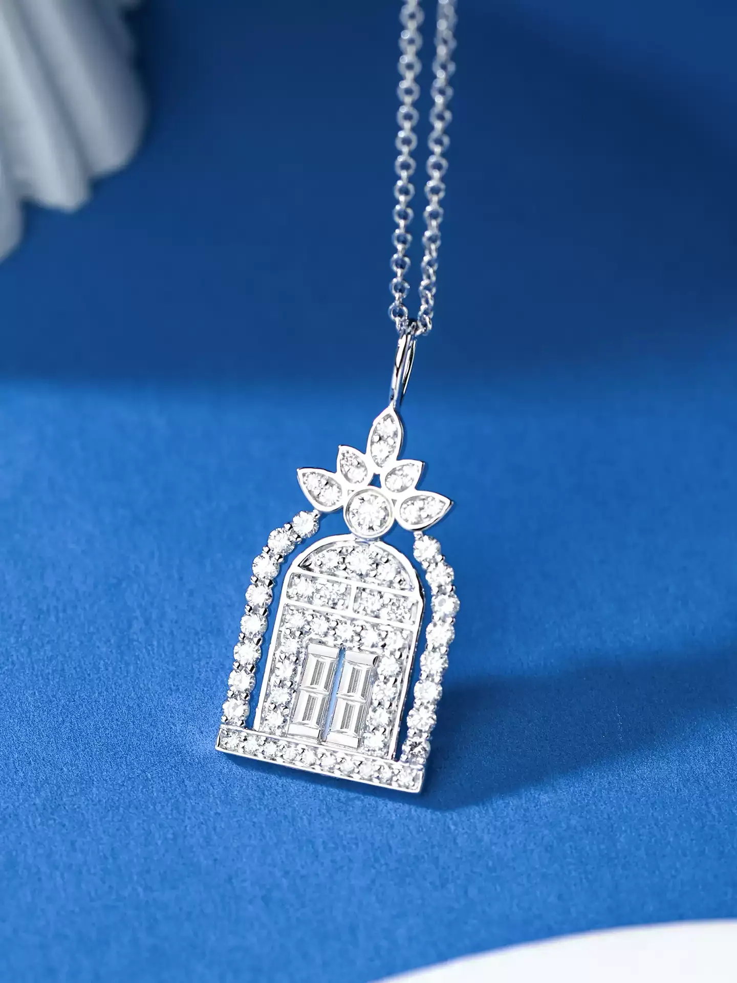 Kingdom Necklace Gate of Happiness - View 3