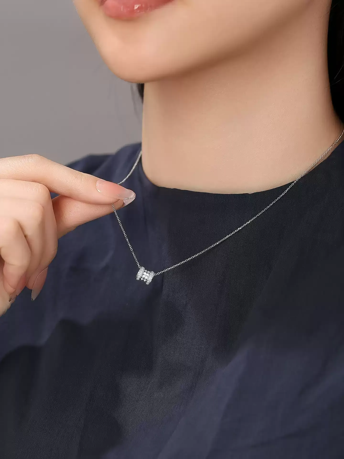 Kingdom Necklace Hourglass - View 4
