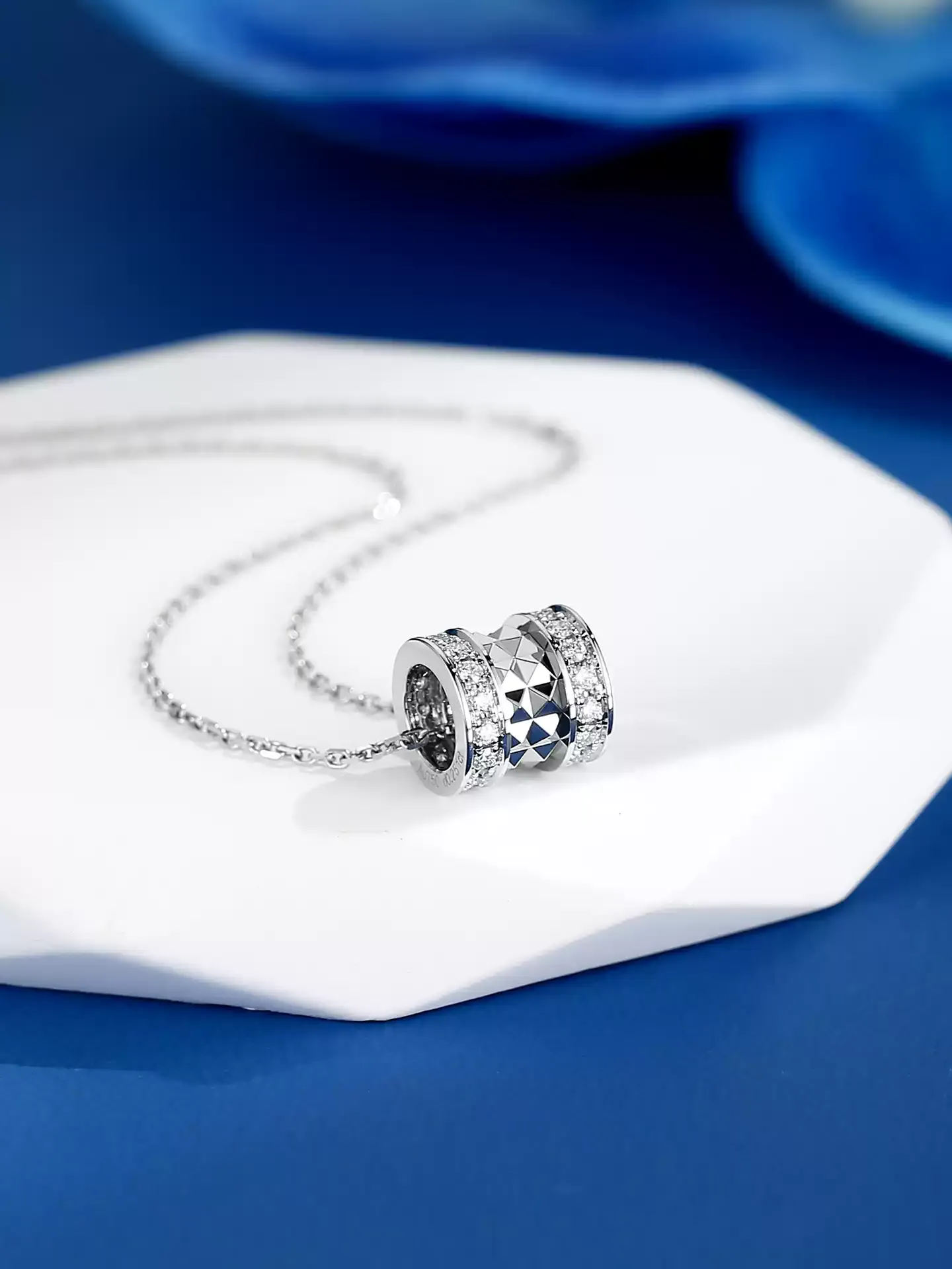 Kingdom Necklace Hourglass - View 5