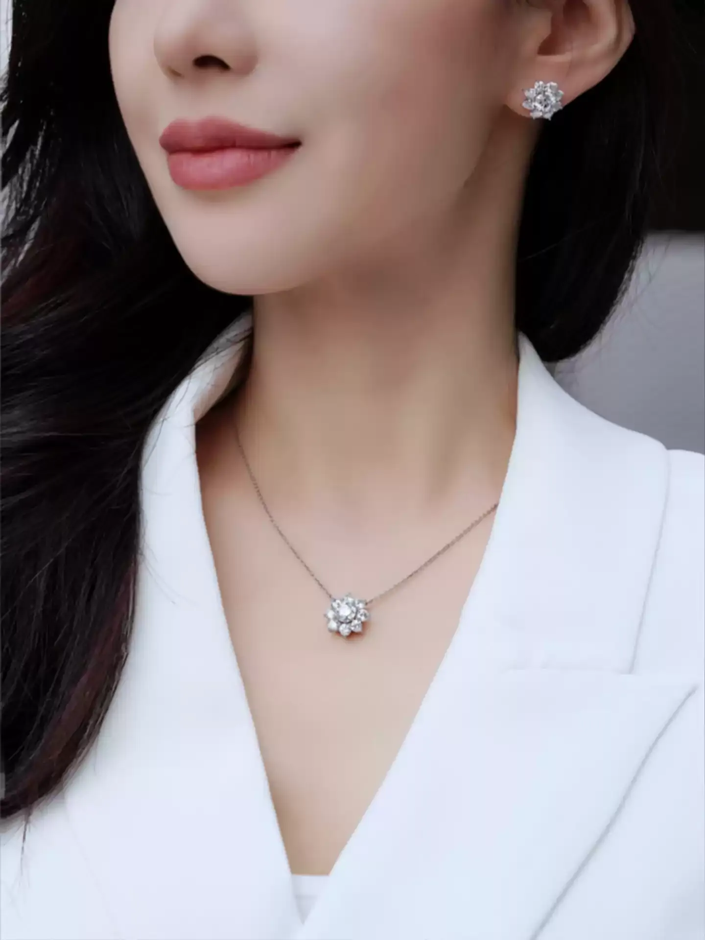 Kingdom Necklace Sunflower - View 4
