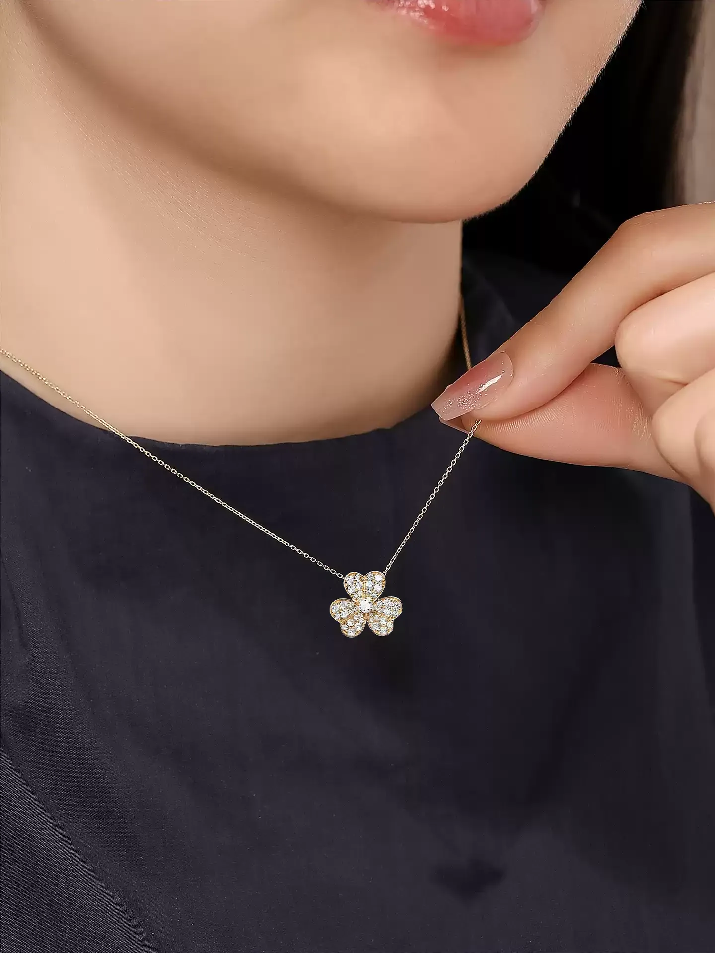 Kingdom Necklace Three-Leaf Clover - View 3