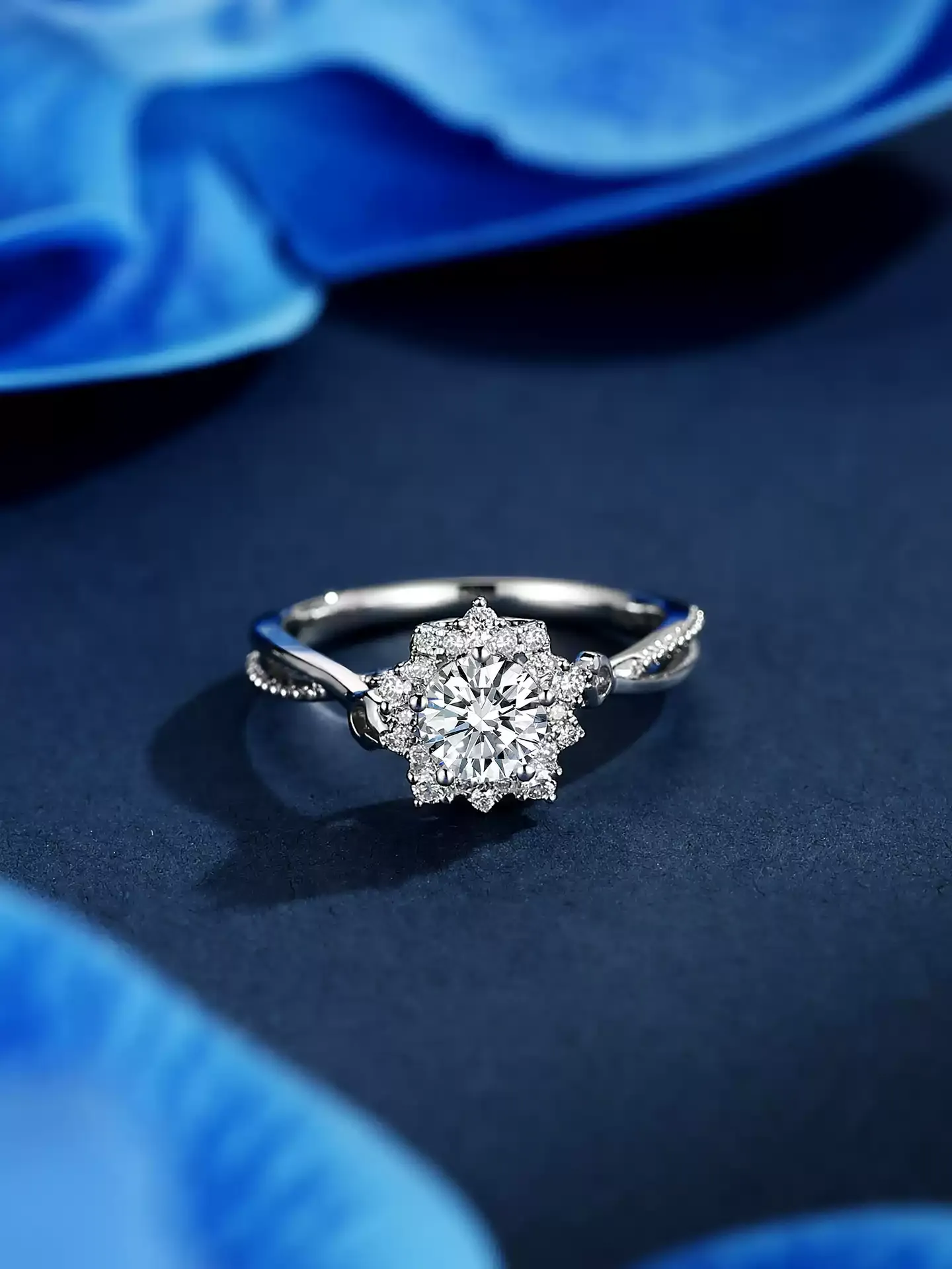 Kingdom Ring Starburst Halo - View 3