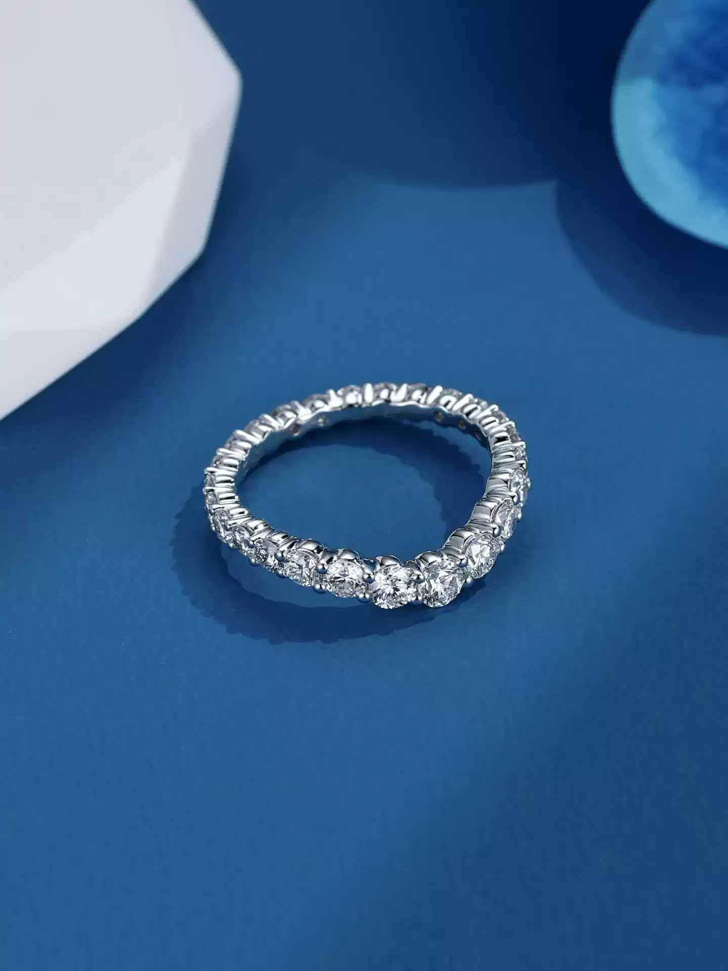 Kingdom Ring V-Shape Eternity - View 5